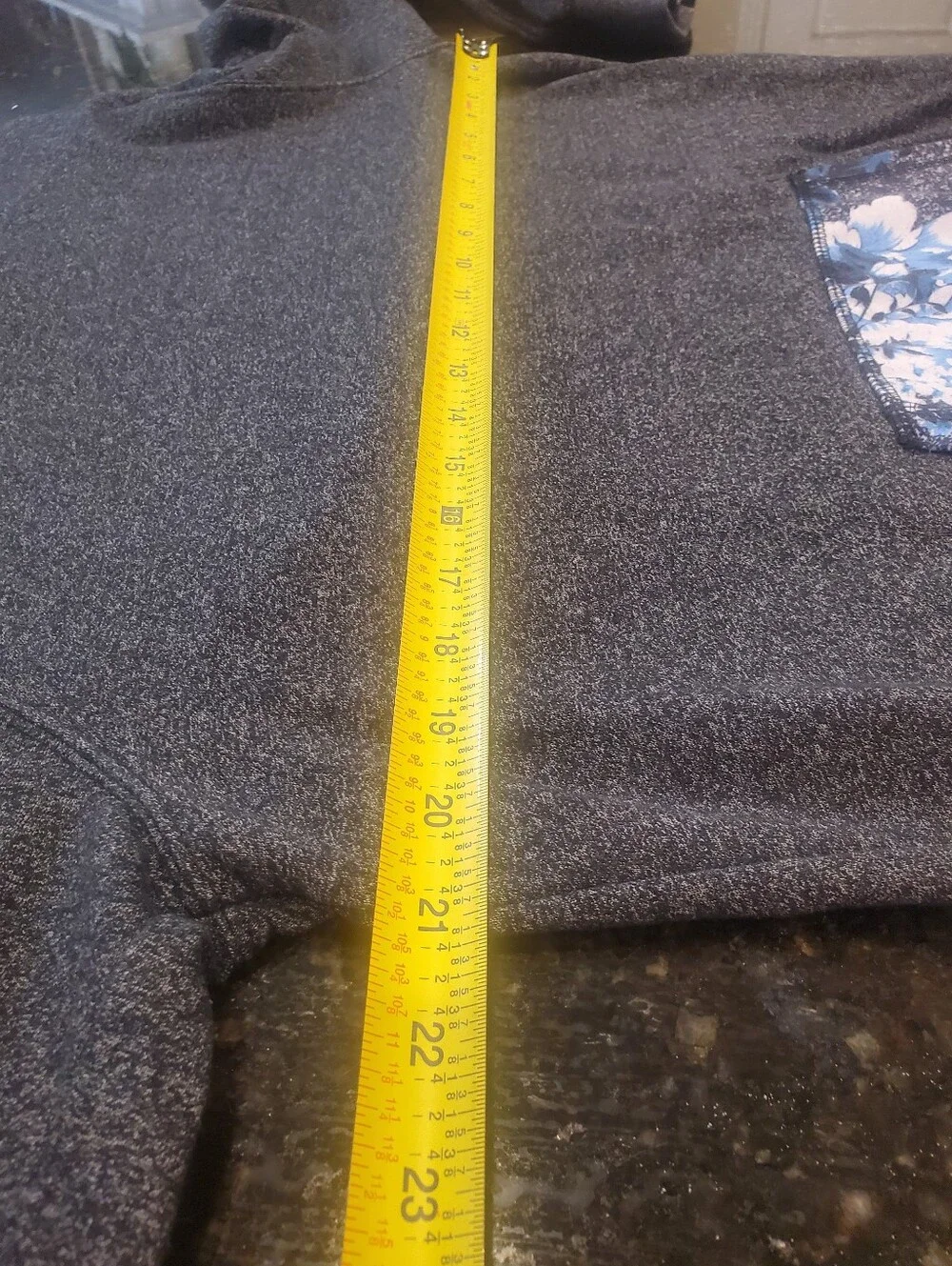 On the byas sweatshirt‎